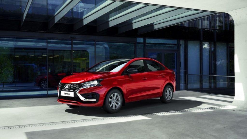 Lada Iskra: Savaşın ortasında yükselen Rus otomobili