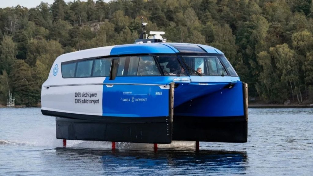 Dünyanın ilk uçan feribotu: Candela P-12