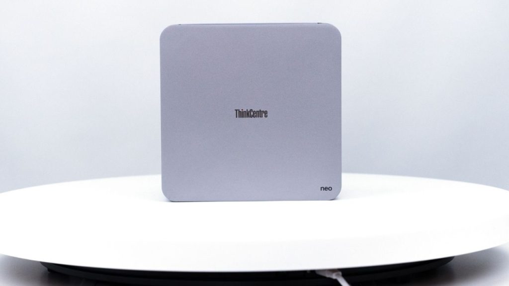 Lenovo'dan güçlü mini PC: ThinkCentre Neo Ultra piyasada