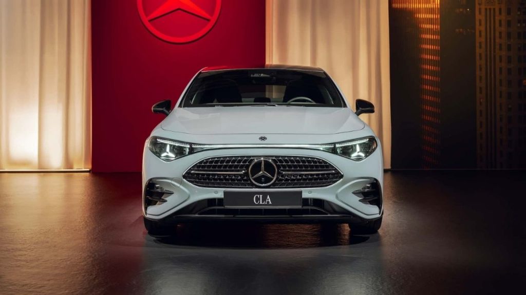 Yeni Mercedes-Benz CLA görücüye çıktı