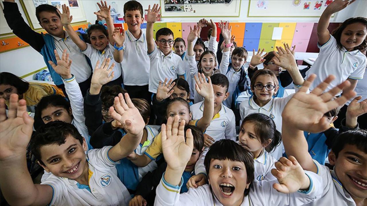 Öğrencilere 14 günlük tatil müjdesi; O tarihten itibaren başlayacak